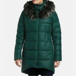 Womens The North Face TNF Fur HD Down
Parkina Parka Warm Winter Jacket in Green